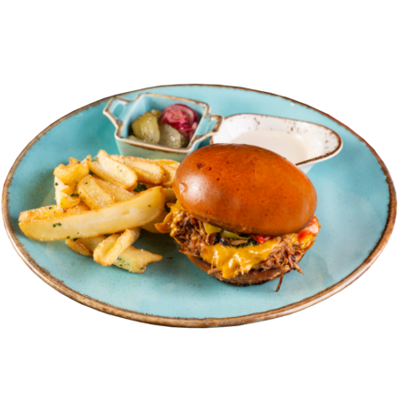 Бургер з рваною куркою