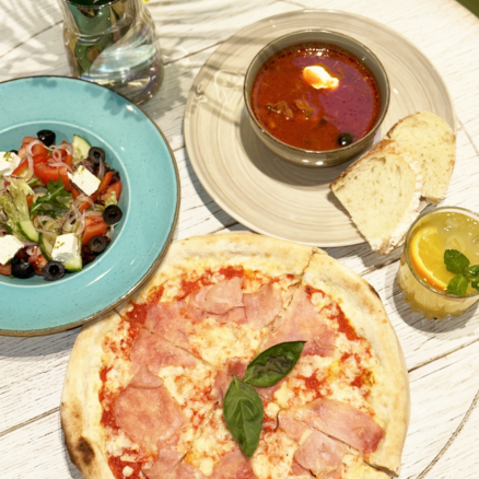 Солянка + Піца з шинкою + салат Грецький